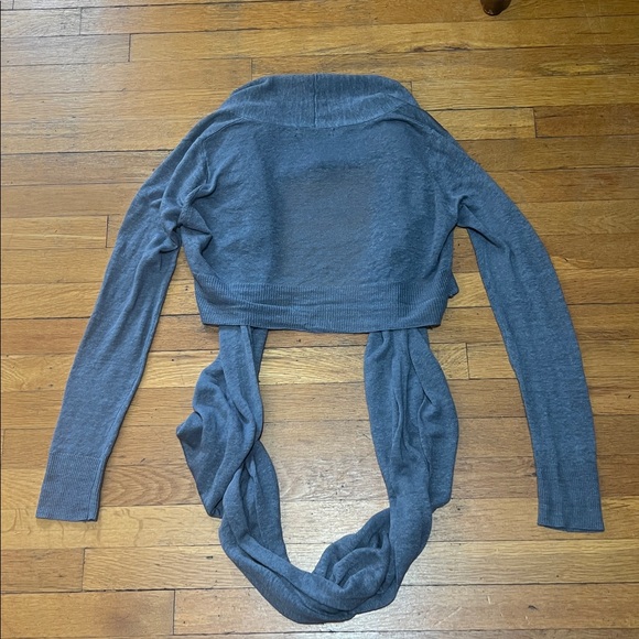 Nicholas K The Shelton Linen Blend Crop Cardigan in Slate, size XS - Picture 13 of 14